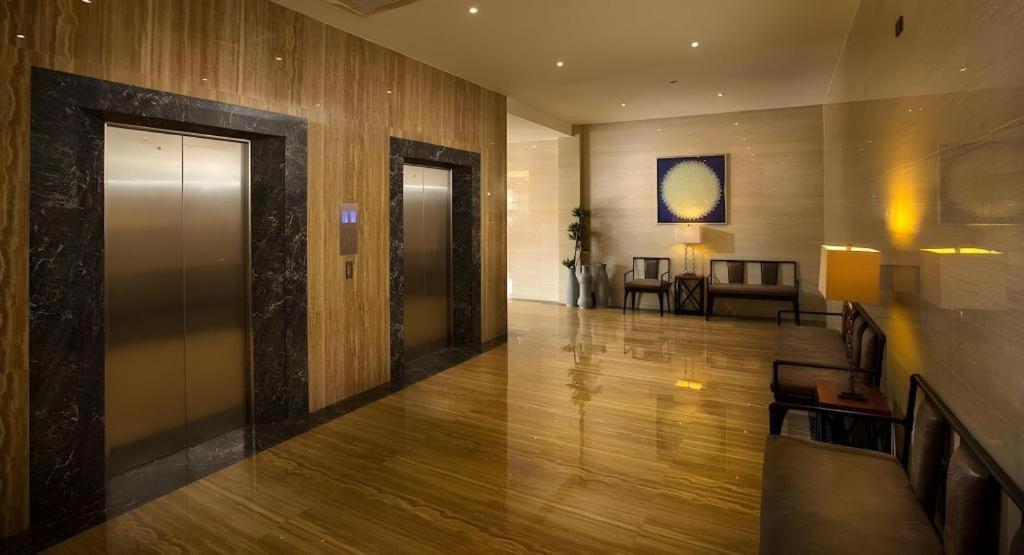 Lotus Blu Hotel Legazpi Zewnętrze zdjęcie