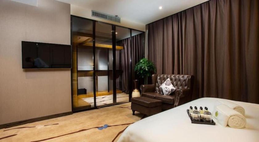 Lotus Blu Hotel Legazpi Zewnętrze zdjęcie