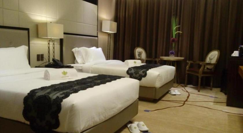 Lotus Blu Hotel Legazpi Zewnętrze zdjęcie