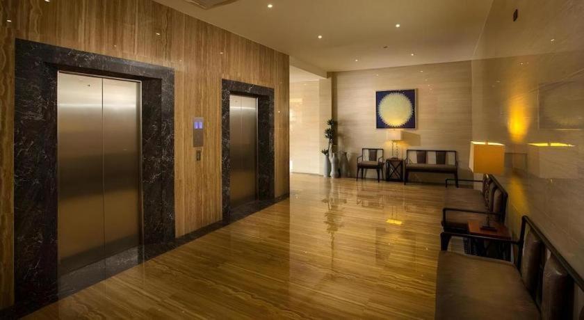 Lotus Blu Hotel Legazpi Zewnętrze zdjęcie