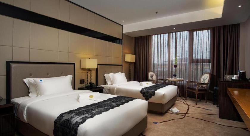 Lotus Blu Hotel Legazpi Zewnętrze zdjęcie